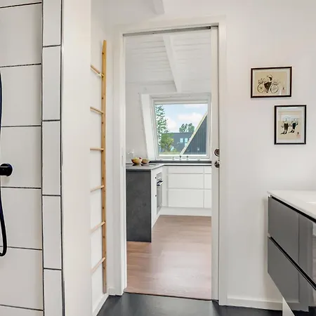 2 Bedroom Cozy In 펜션 Farsø